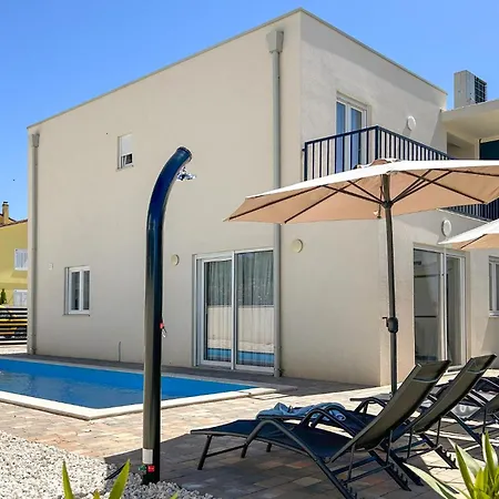 Stunning In Stancija Vergotini Porec